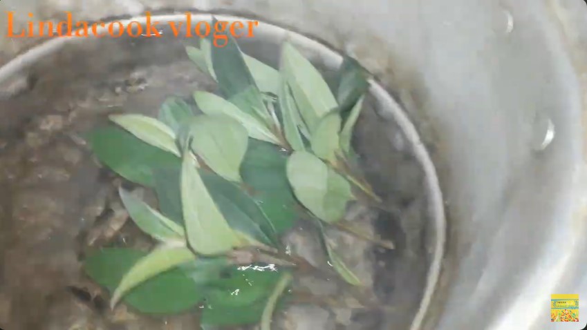 Tak perlu tanah liat atau asam jawa, ini cara merebus daun pepaya agar tidak pahit pakai 1 jenis daun