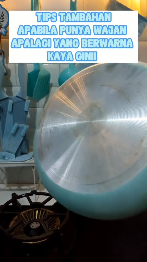 Tanpa sitrun, ini cara ampuh menghilangkan kerak di pantat wajan agar kinclong lagi cuma modal Rp5.000