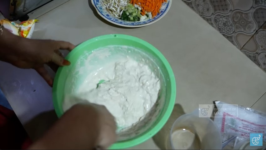 Jangan cuma pakai tepung beras, ini trik agar bakwan sayur renyah dan tak lembek tambah 1 bahan dapur