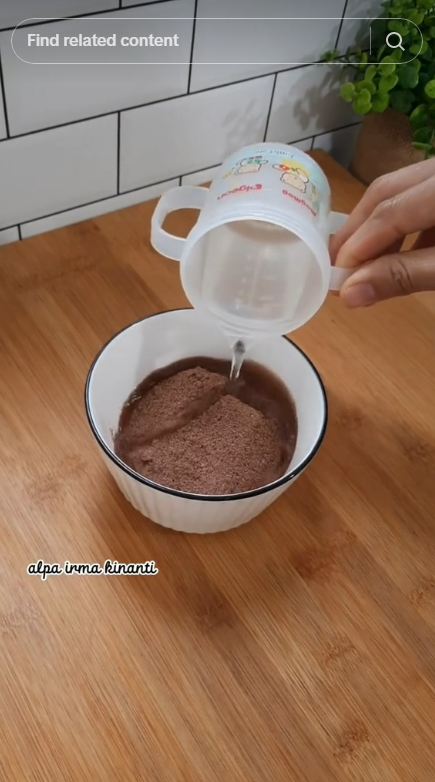 Tanpa oven, mixer, atau microwave, ini trik bikin brownies cokelat empuk dan mengembang dalam 15 menit