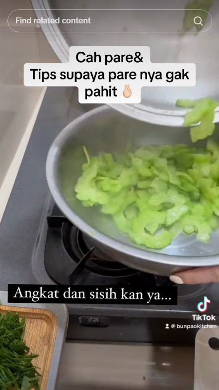 Bukan direbus atau diremas garam, ini cara ampuh menghilangkan rasa pahit pare pakai 1 bahan dapur