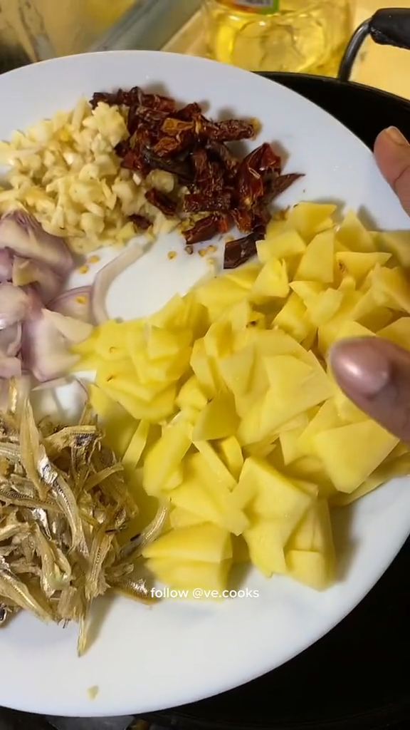 Tak perlu direndam air panas, ini trik bikin bihun goreng agar bentuknya utuh dan tidak cepat basi