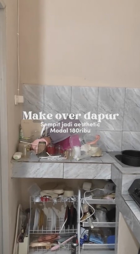 dapur sumpek rumah kontrakan dimakeover jadi estetik © 2023 brilio.net