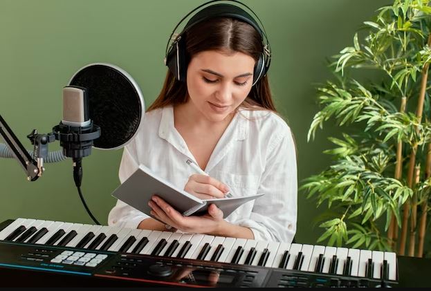 Contoh simile dalam lagu bahasa Inggris freepik.com