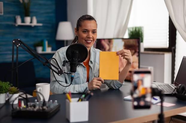 Contoh simile dalam lagu bahasa Inggris freepik.com