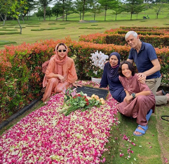 Bunga Citra Lestari dengan sang mertua © Instagram