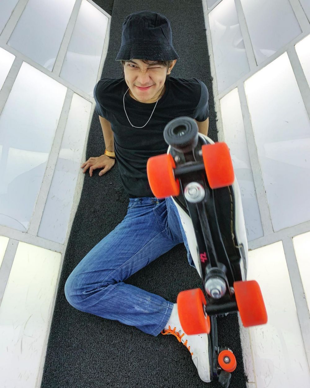 penjual pancake mirip lee min ho © berbagai sumber penjual pancake mirip lee min ho © berbagai sumber