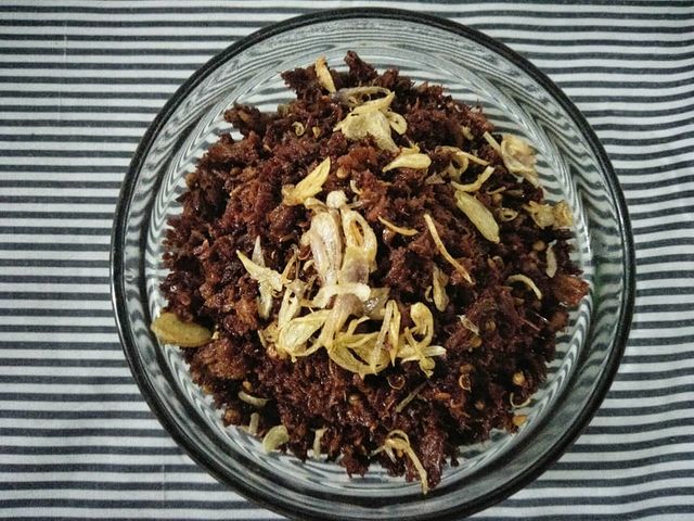 20 Cara membuat abon ayam ala rumahan, enak, gurih, dan bikin nagih