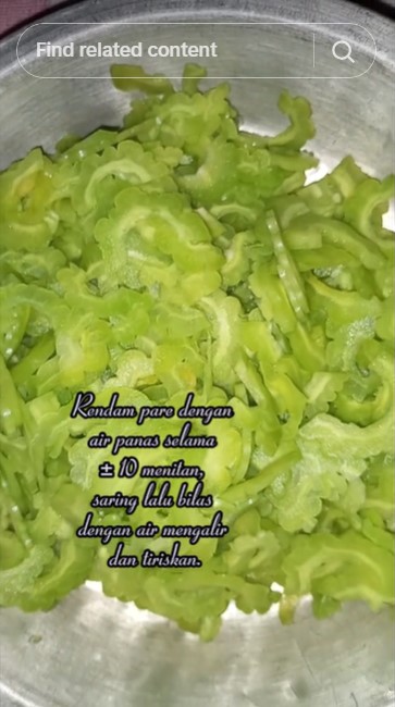 Bukan ditambah asam jawa atau tanah liat, ini trik agar pare tidak pahit pakai 1 bahan dapur