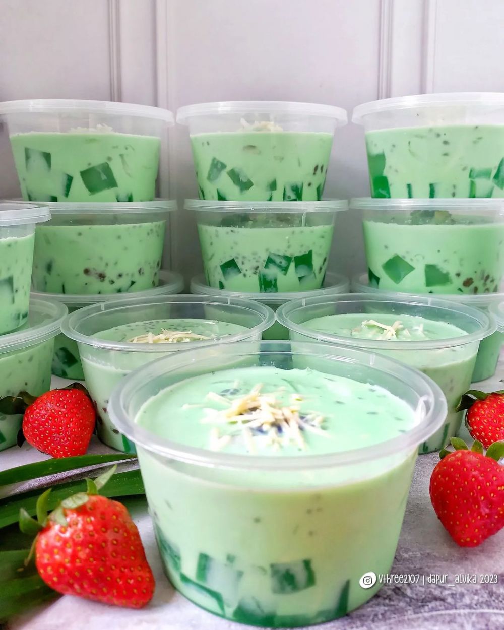 21 Cara membuat es buko pandan, segar dan praktis