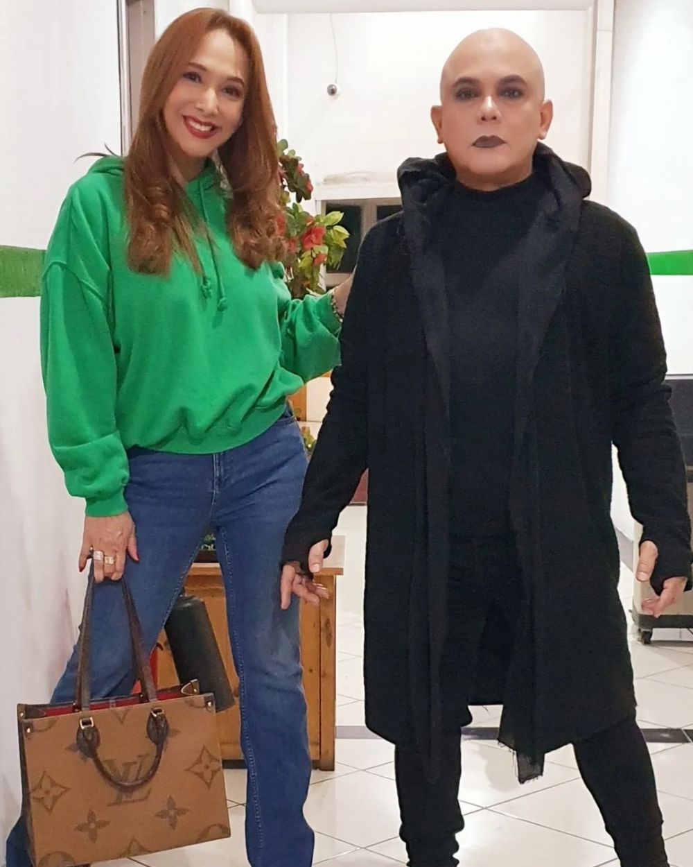  potret kebersamaan Ozi Syahputra dan Kiki Fatmala © berbagai sumber