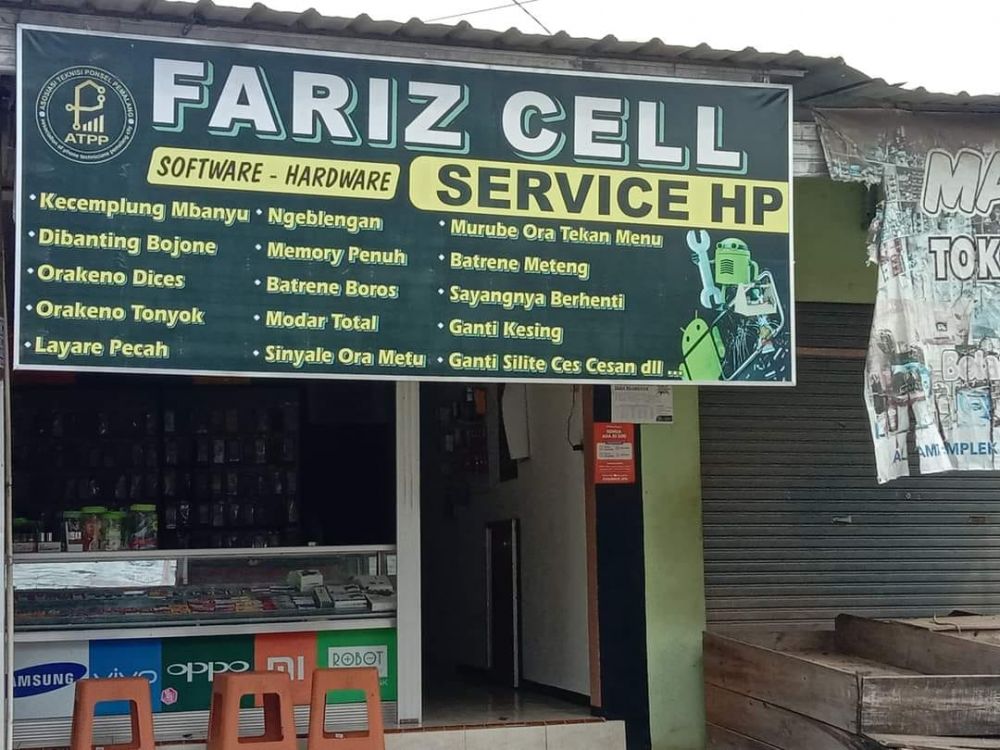 Potret kocak tulisan di spanduk warung Berbagai sumber