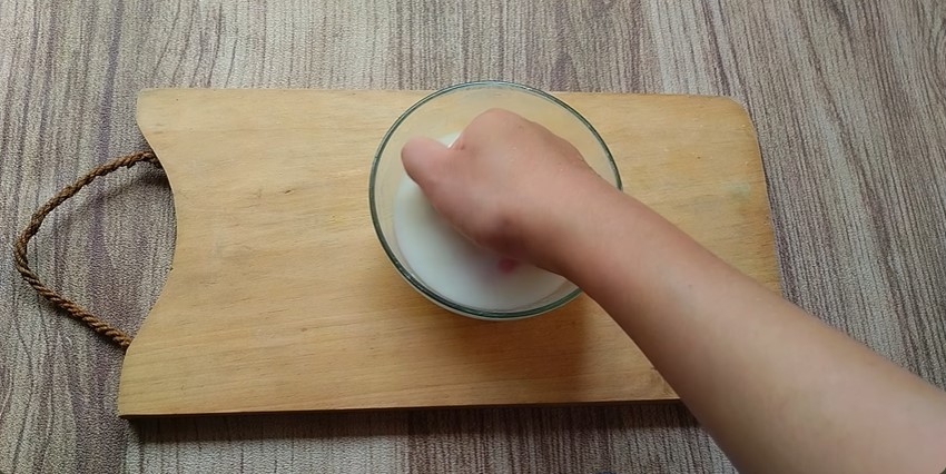 Bukan beras atau minyak, ini trik atasi rasa panas di tangan usai memotong cabai pakai 1 jenis minuman