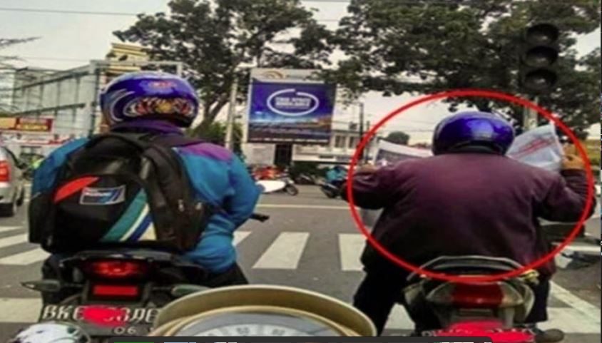 Potret kocak pengendara gabut saat nunggu lampu merah Berbagai sumber