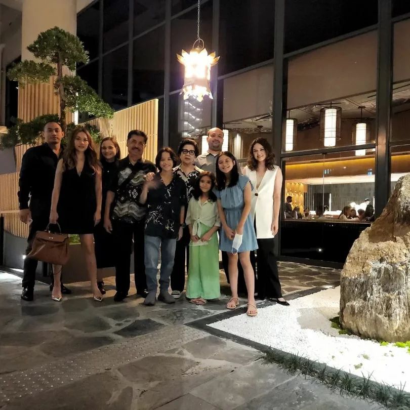 potret kedekatan bcl dan keluarga ashraf © instagram