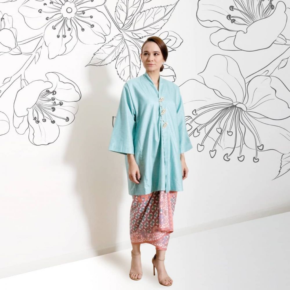 pesona Aishah adik Ashraf Sinclair saat pakai kebaya © berbagai sumber pesona Aishah adik Ashraf Sinclair saat pakai kebaya © berbagai sumber