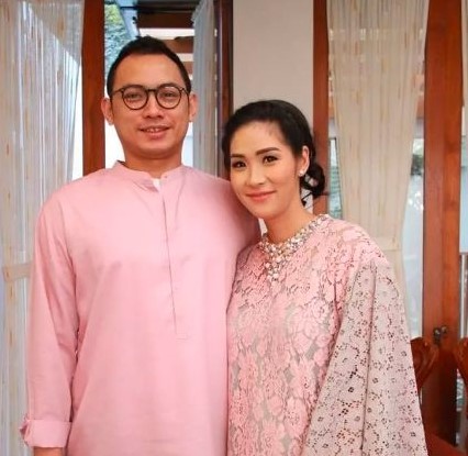 pesona Arina mantan istri Tiko  © berbagai sumber