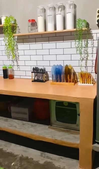 Dapur ukuran 2x1 meter ini di-makeover jadi estetik TikTok Dapur ukuran 2x1 meter ini di-makeover jadi estetik TikTok