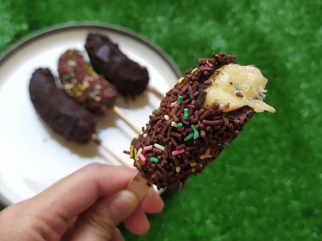 20 Cara membuat es pisang cokelat, segar, enak, dan cocok buat jualan