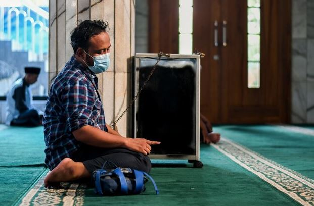 Doa dan tata cara sholat jamak qashar freepik.com