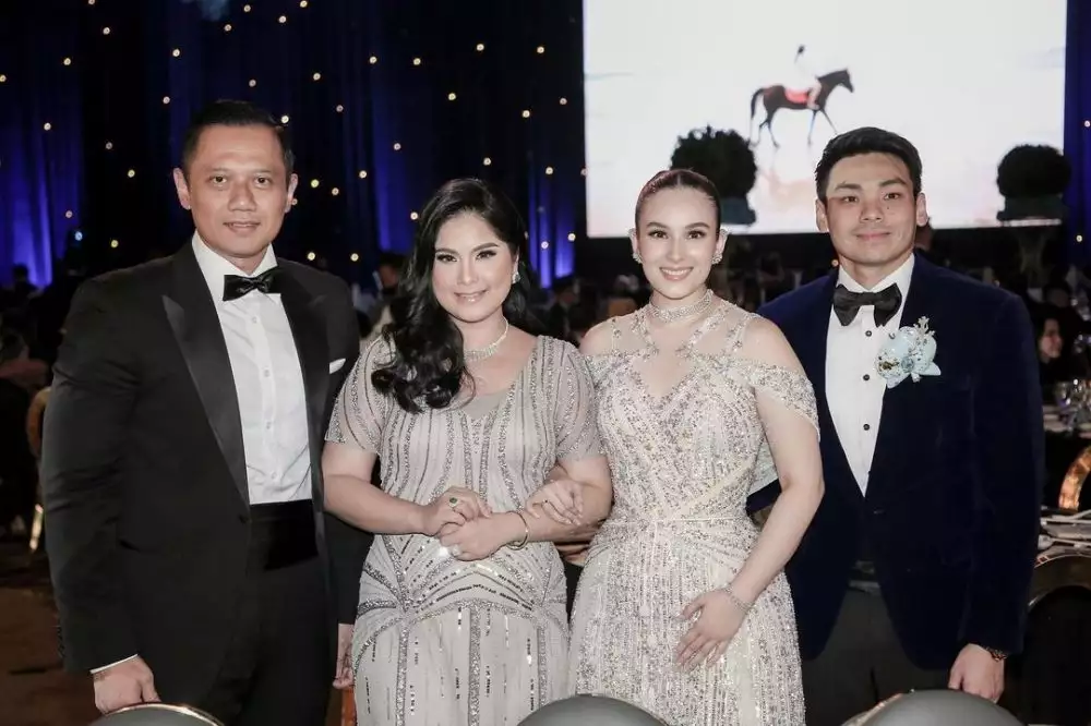 penampilan seleb hadiri pernikahan tuai kritik © instagram