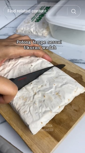 Viral tempe sudah dipotong balik utuh, begini cara menyimpan irisan tempe agar tak menyatu kembali