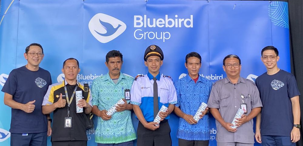 bluebird menuju perusahaan berkelanjutan © berbagai sumber bluebird menuju perusahaan berkelanjutan © berbagai sumber