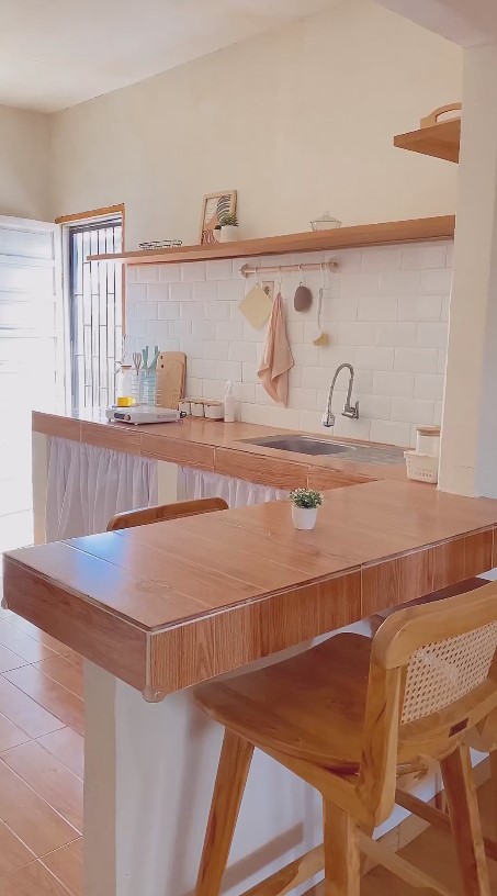 dapur segaris ruang tamu antisumpek © 2023 brilio.net dapur segaris ruang tamu antisumpek © 2023 brilio.net