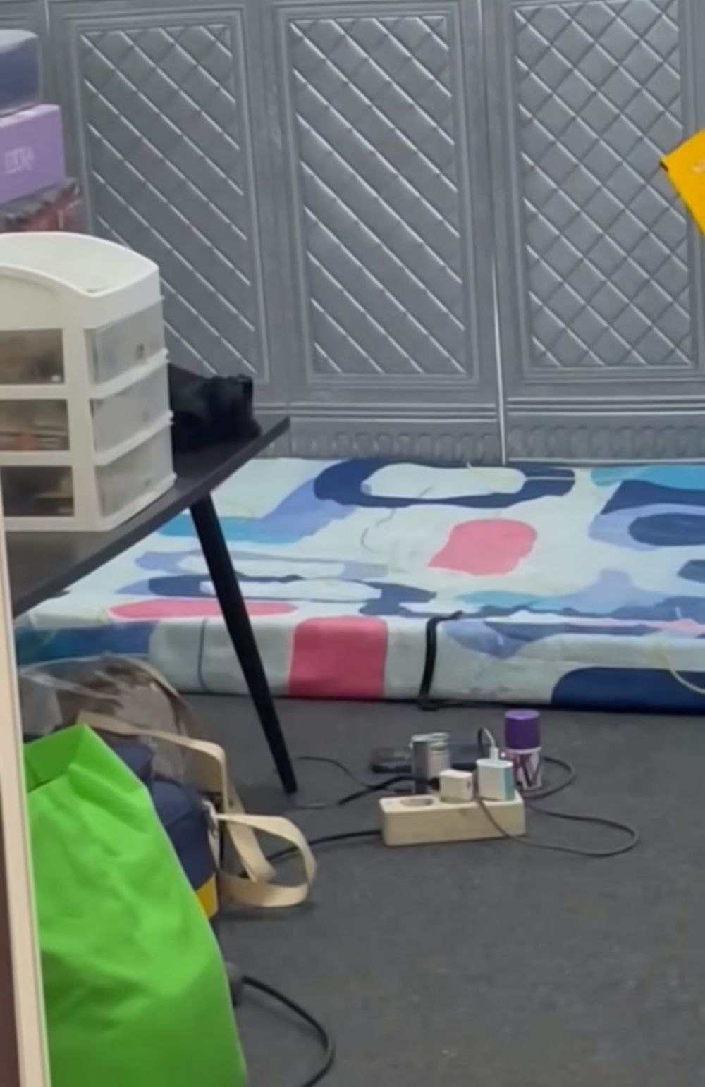 ular masuk kamar © TikTok