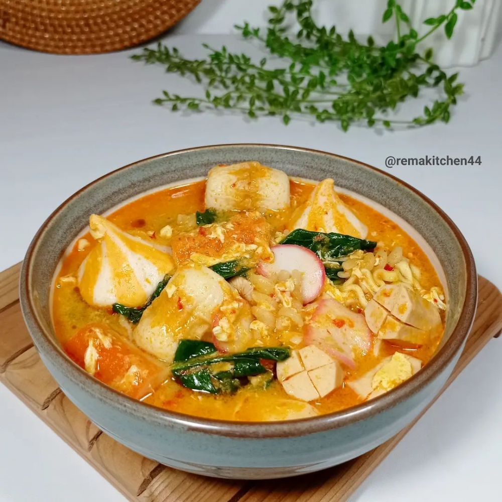 31 Resep aneka kreasi seblak Bandung, simpel dan bumbunya nendang