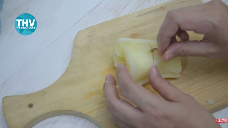 Tanpa direbus atau direndam air es, ini cara bikin singkong goreng merekah dan renyah tahan lama