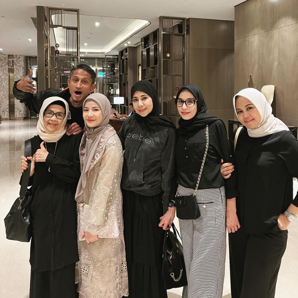 momen natasha rizki dinner bareng keluarga  © instagram