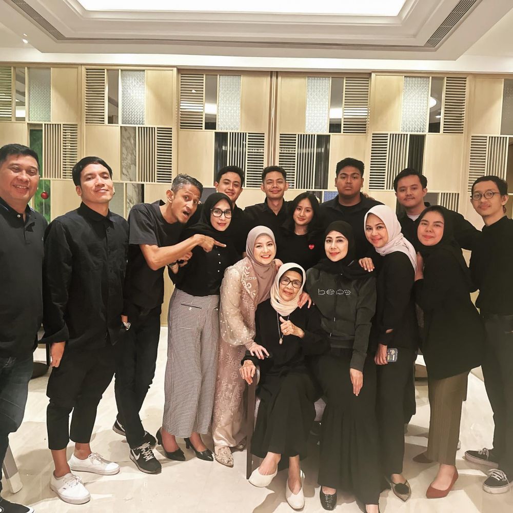 momen natasha rizki dinner bareng keluarga  © instagram