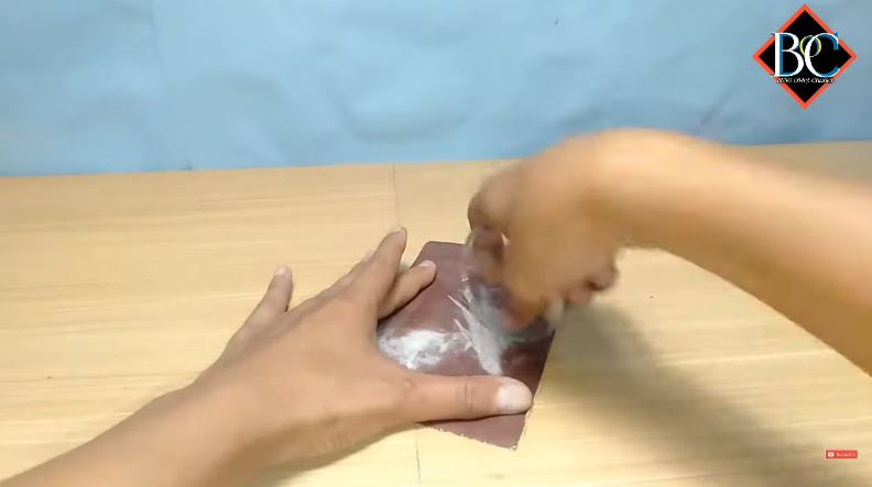 Jangan langsung dibuang, begini cara menyulap botol kaca bekas sirup jadi gelas yang cantik