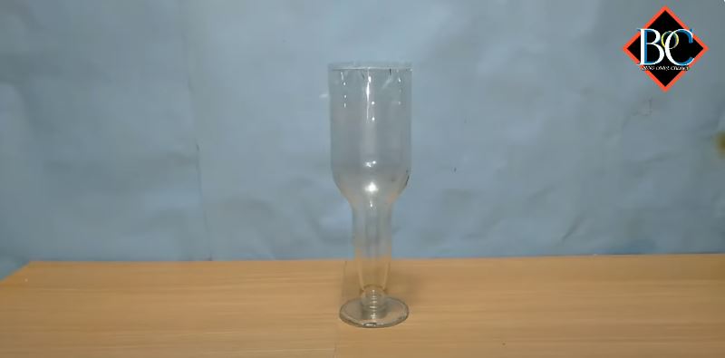 Jangan langsung dibuang, begini cara menyulap botol kaca bekas sirup jadi gelas yang cantik