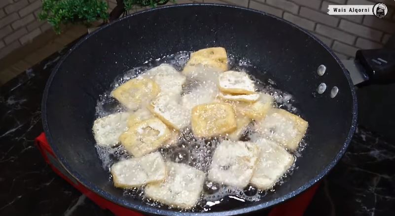 Tanpa tambahan tepung terigu, ini cara bikin keripik tahu garing dan renyah hingga sebulan
