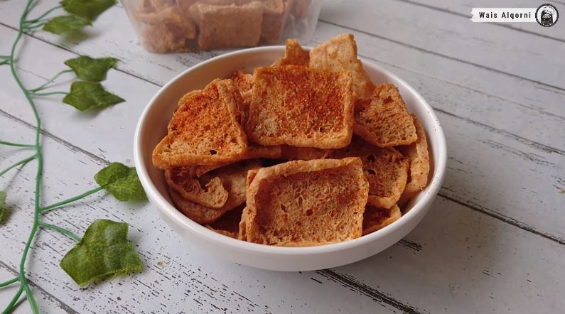 Tanpa tambahan tepung terigu, ini cara bikin keripik tahu garing dan renyah hingga sebulan