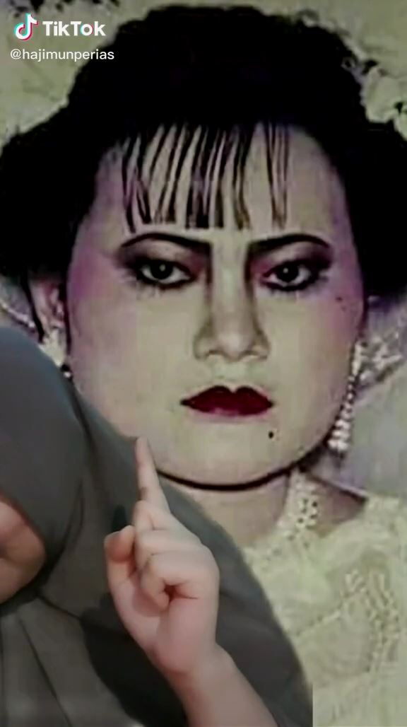 recreate makeup 80an © TikTok