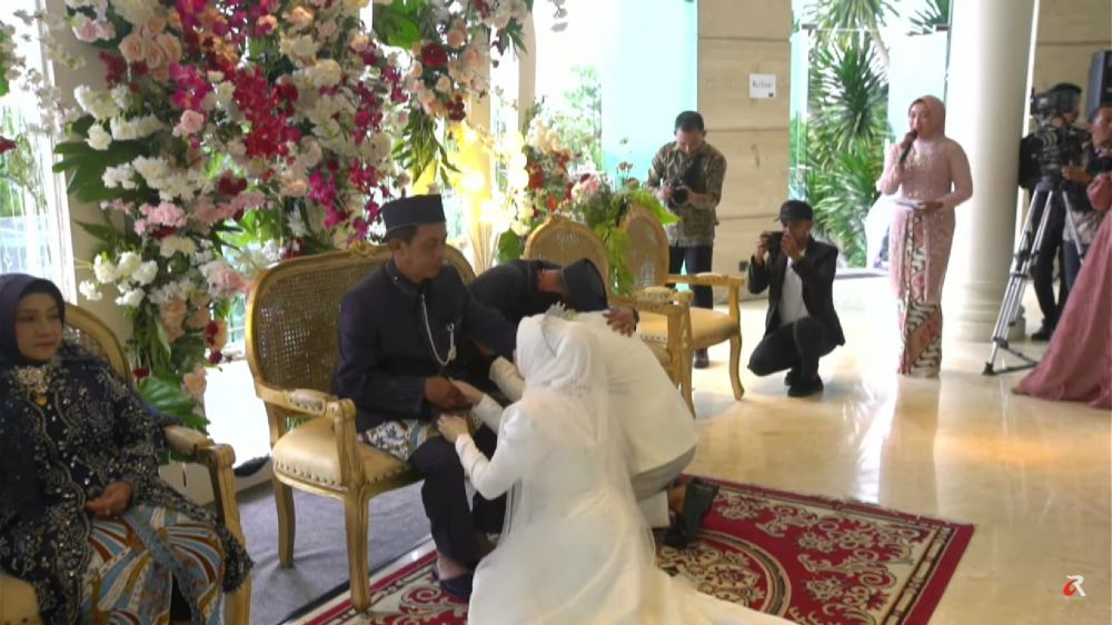 momen pernikahan Rizki DA dan Hersa © 2023 brilio.net momen pernikahan Rizki DA dan Hersa © 2023 brilio.net