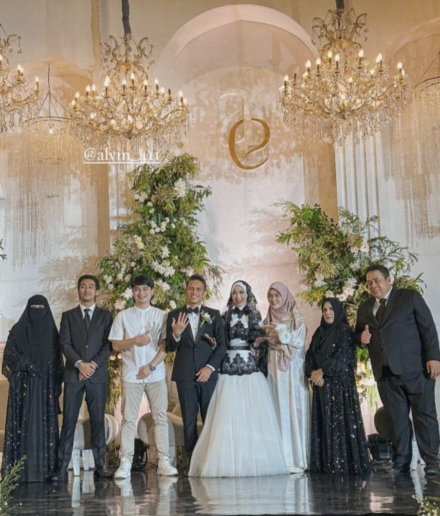 pesona Adiba Khanza di resepsi © Instagram