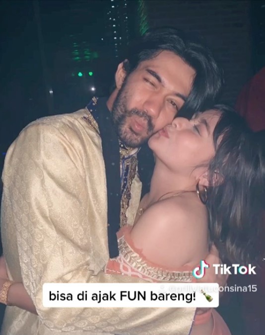 Reza Rahadian jadi standar pria idaman Prilly © berbagai sumber