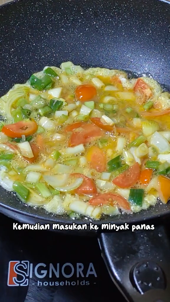 Tanpa tambahan terigu, ini trik masak telur dadar tebal dan padat cukup tambah 2 bahan makanan