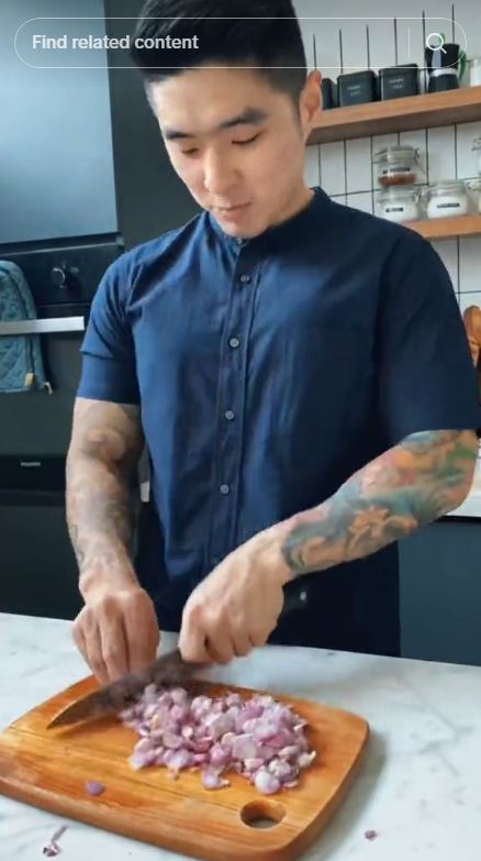 Bukan dibalut tepung, ini trik goreng bawang merah agar renyah, tak berminyak, dan antigosong