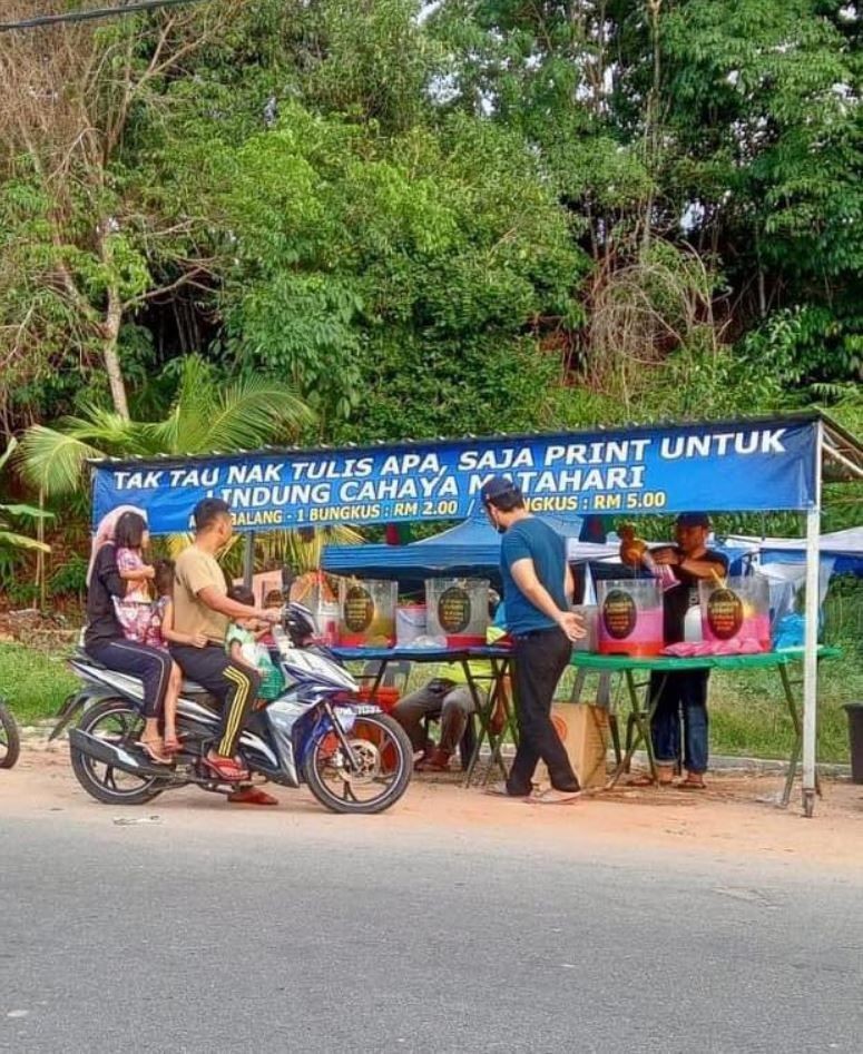 penjual es pinggir jalan © berbagai sumber