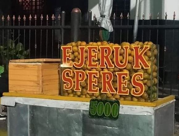 penjual es pinggir jalan © berbagai sumber