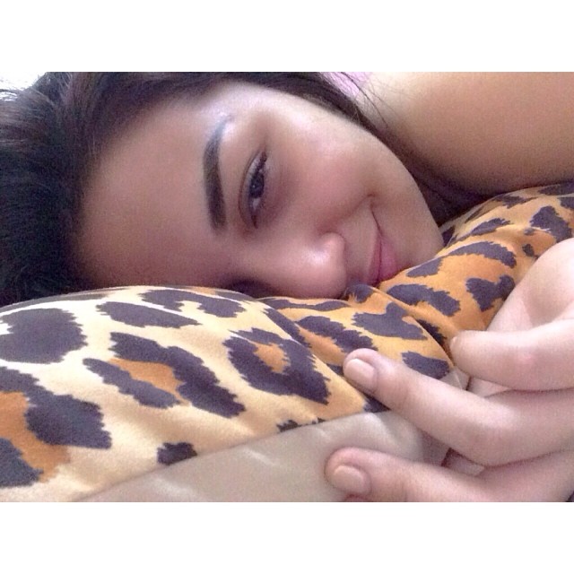 Ariel Tatum tanpa extension bulu mata © Instagram