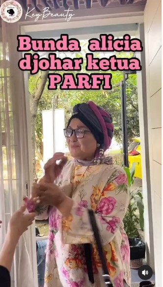 pacar Kasino di IQ Jongkok © Instagram