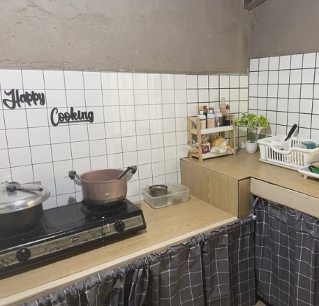 dapur jadul dirombak pakai stiker © 2023 brilio.net