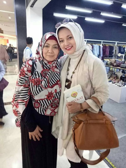Eva Arnaz Gadis Warkop hijrah © Instagram