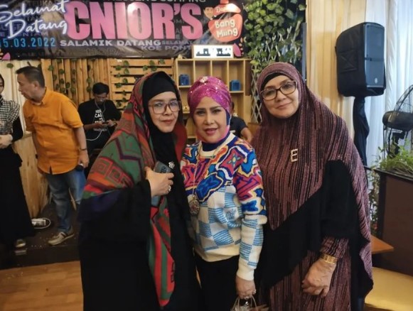 Eva Arnaz Gadis Warkop hijrah © Instagram